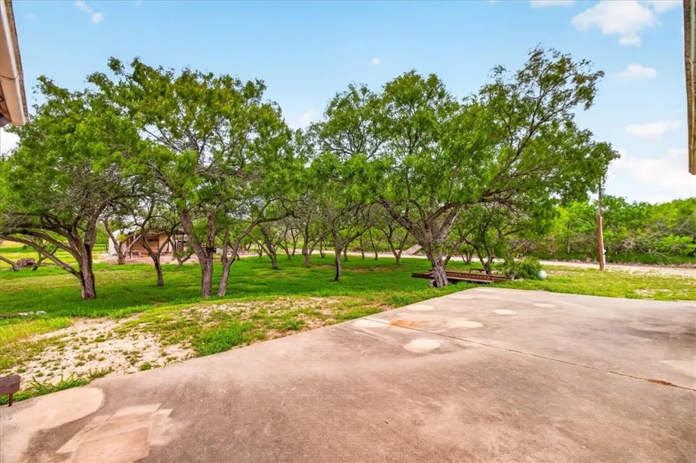 13934 County Road 1144 Sinton, TX 78387