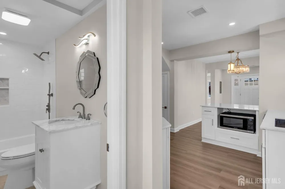 21 Market Street Edison, NJ 08817