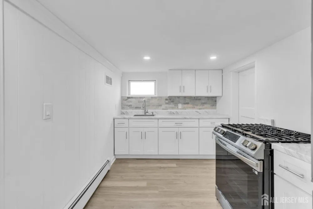 21 Market Street Edison, NJ 08817