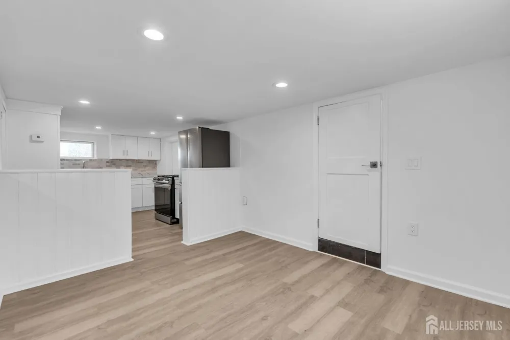 21 Market Street Edison, NJ 08817