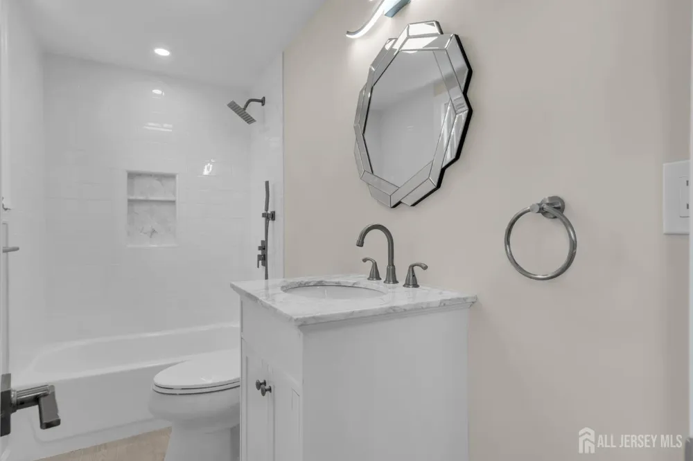 21 Market Street Edison, NJ 08817