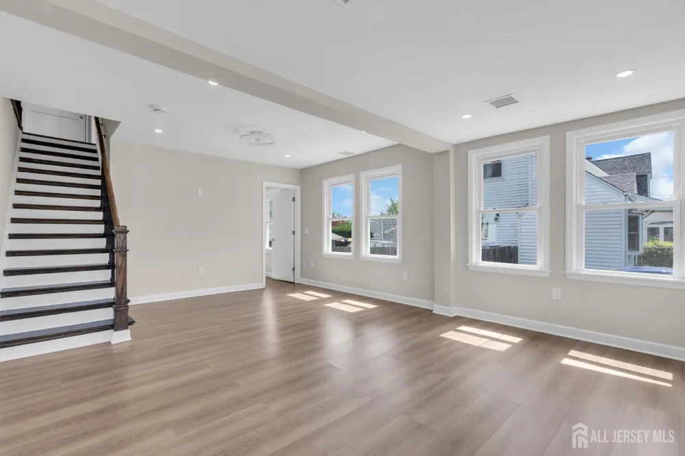 21 Market Street Edison, NJ 08817