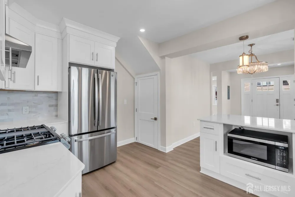 21 Market Street Edison, NJ 08817