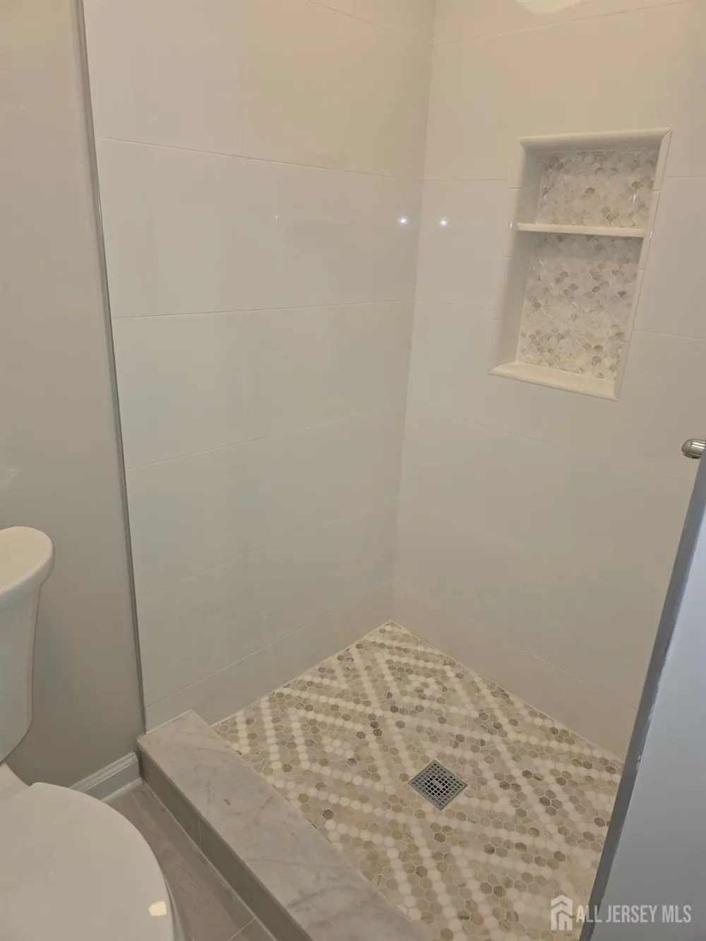 21 Market Street Edison, NJ 08817