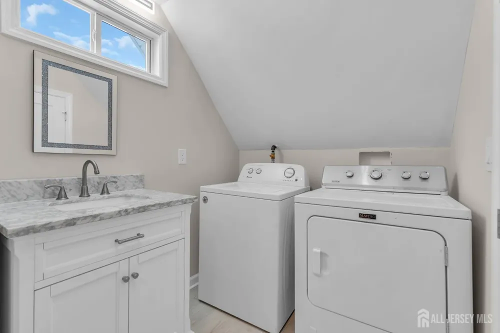 21 Market Street Edison, NJ 08817