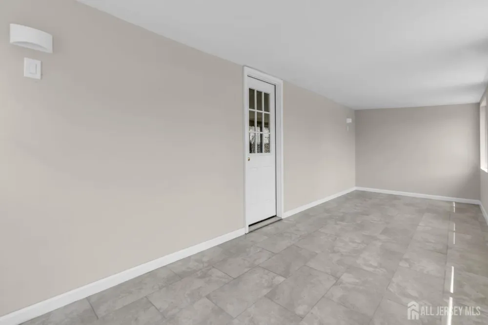 21 Market Street Edison, NJ 08817