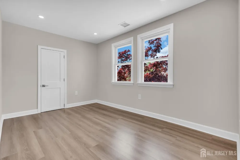 21 Market Street Edison, NJ 08817