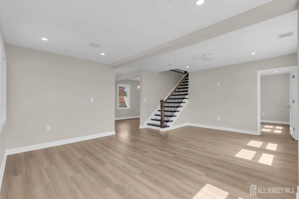 21 Market Street Edison, NJ 08817