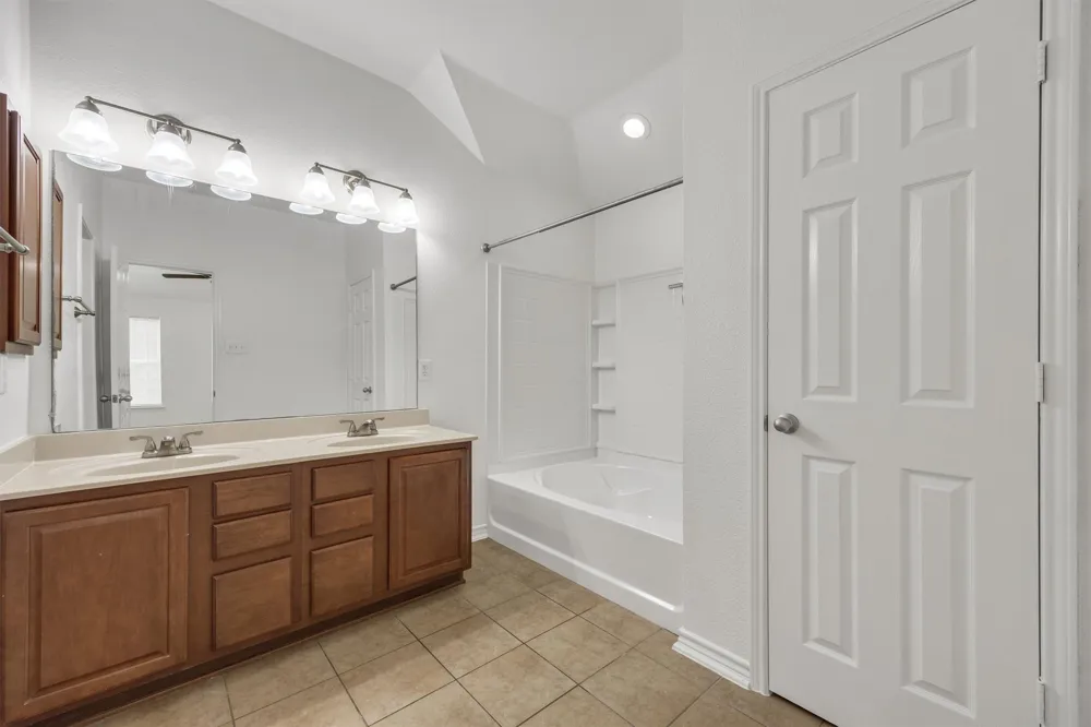5824 Stone Mountain Road The Colony, TX 75056
