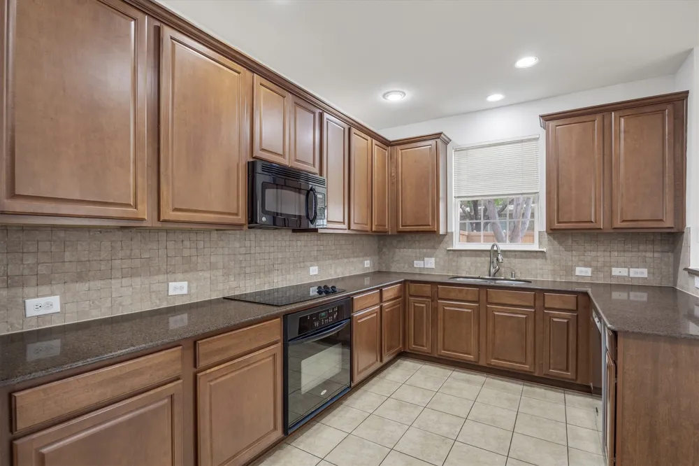 5824 Stone Mountain Road The Colony, TX 75056