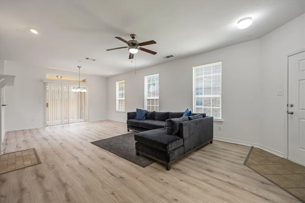 5824 Stone Mountain Road The Colony, TX 75056