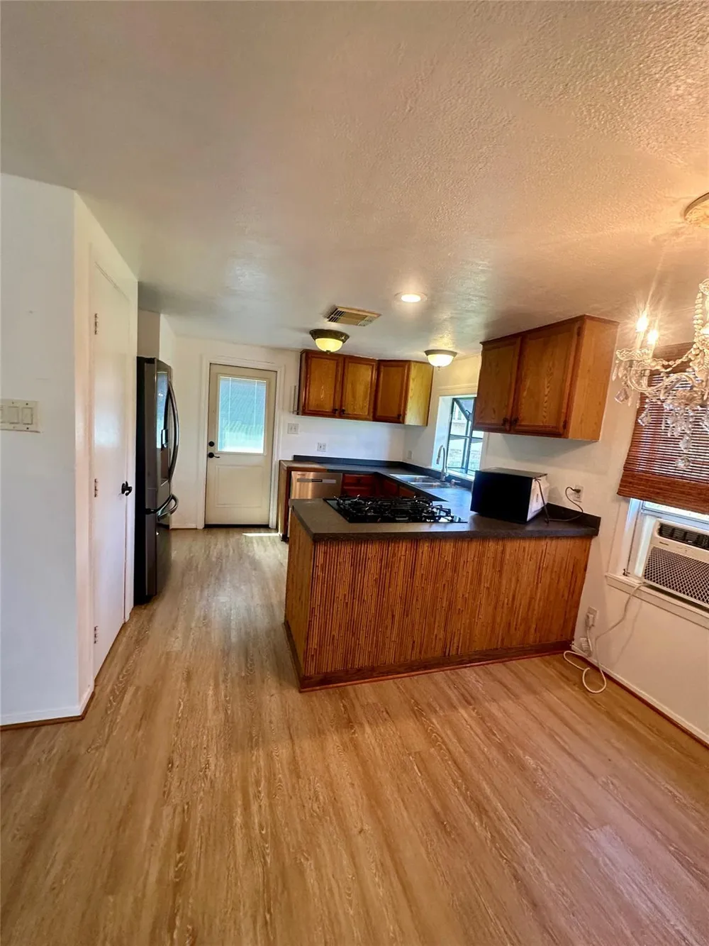124 7th Street San Leon, TX 77539