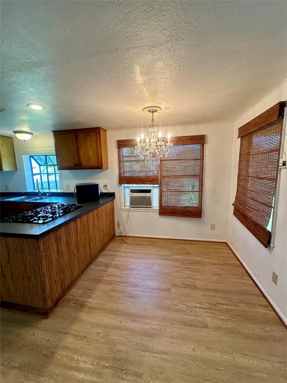 124 7th Street San Leon, TX 77539