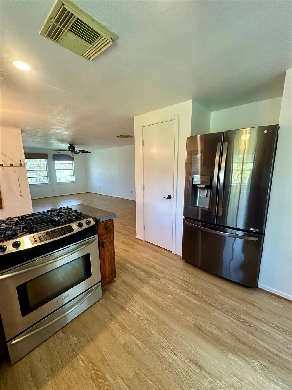 124 7th Street San Leon, TX 77539