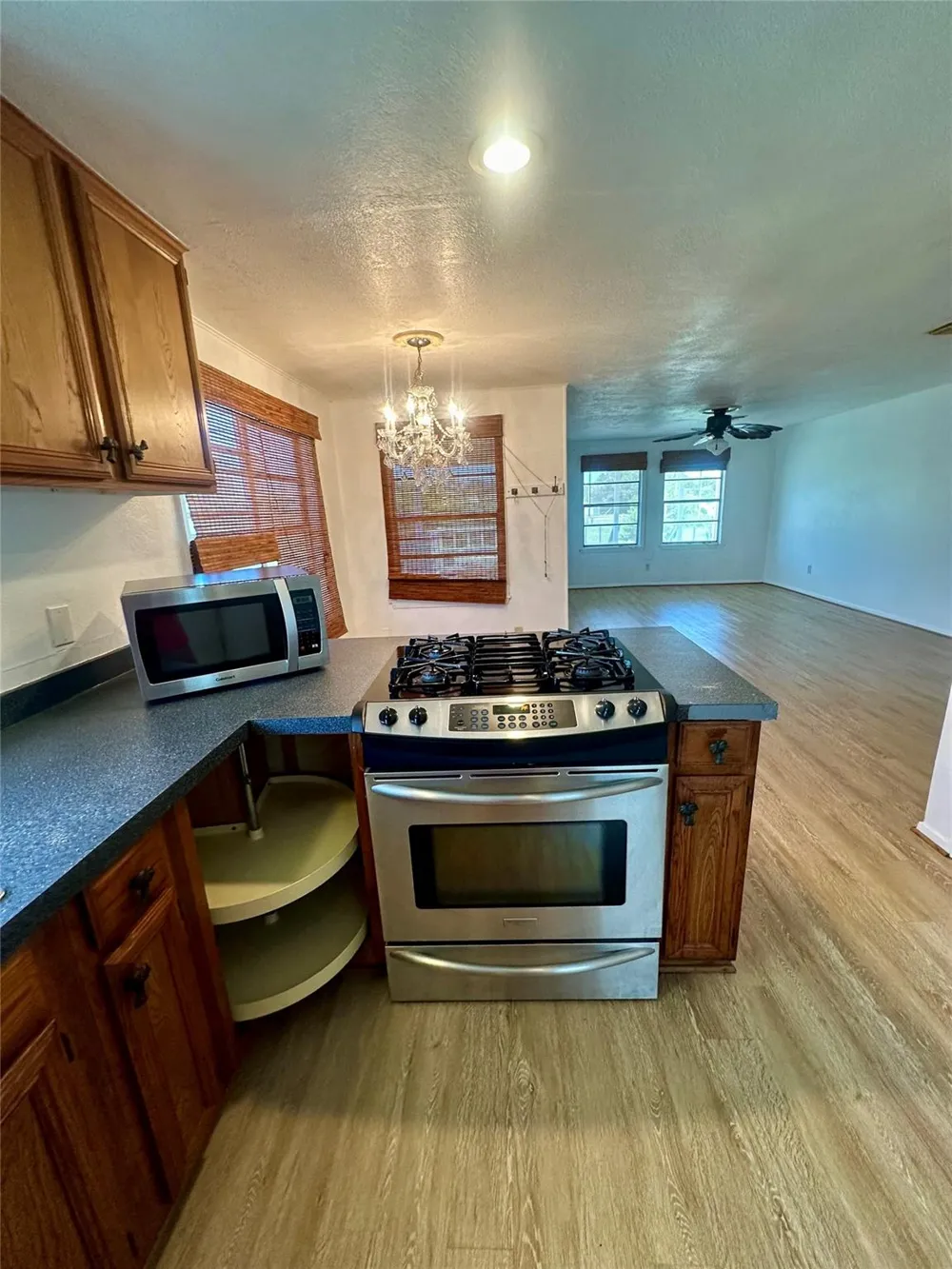 124 7th Street San Leon, TX 77539