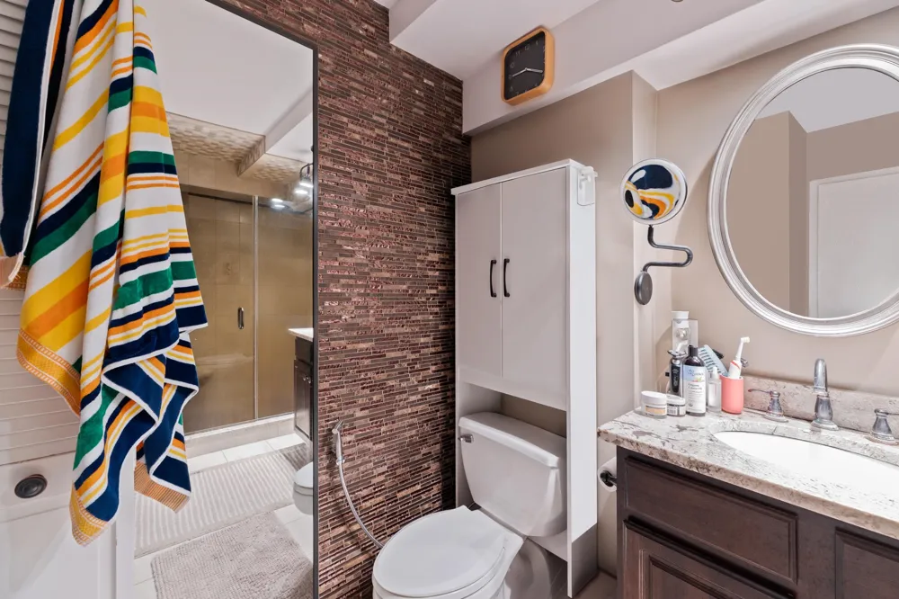 719 HARMON COVE TOWER Secaucus, NJ 07094