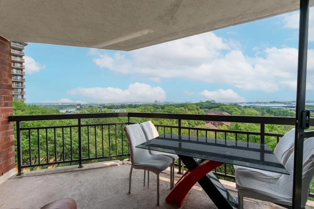 719 HARMON COVE TOWER Secaucus, NJ 07094