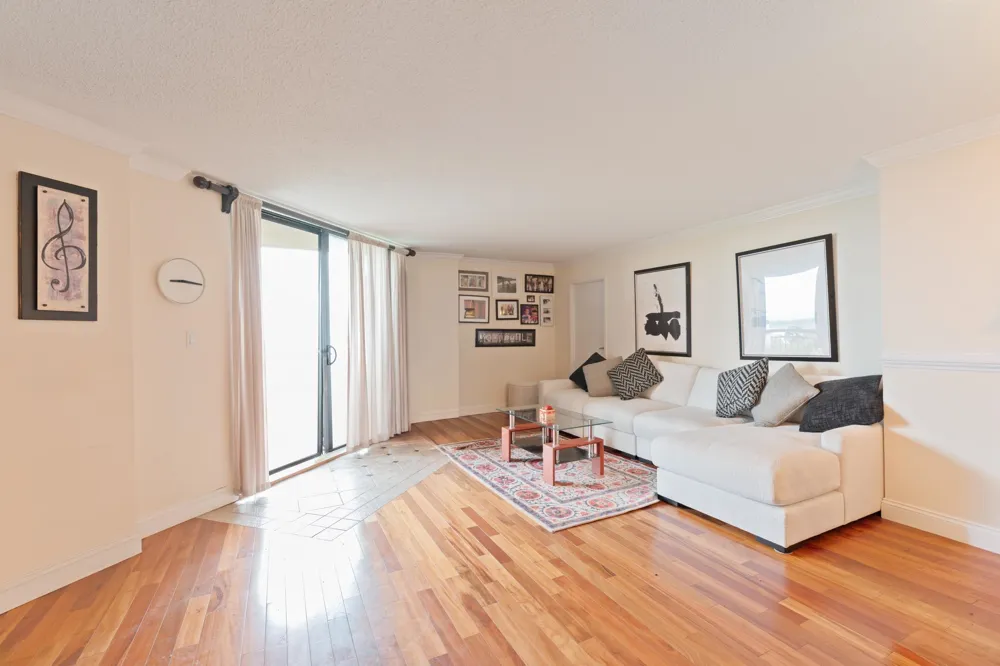 719 HARMON COVE TOWER Secaucus, NJ 07094