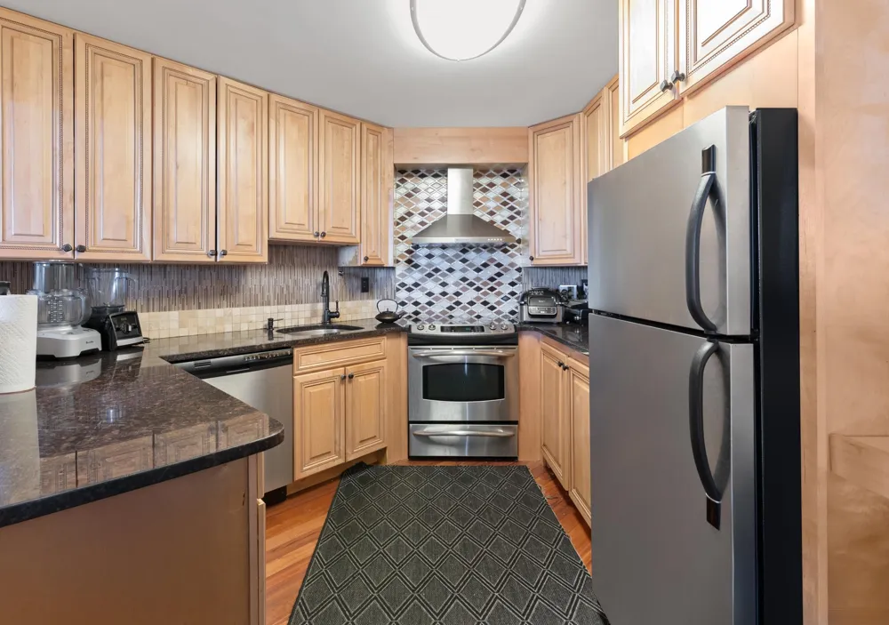 719 HARMON COVE TOWER Secaucus, NJ 07094