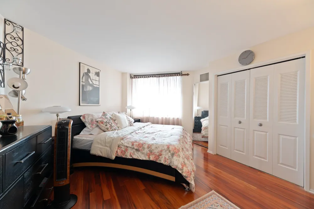 719 HARMON COVE TOWER Secaucus, NJ 07094