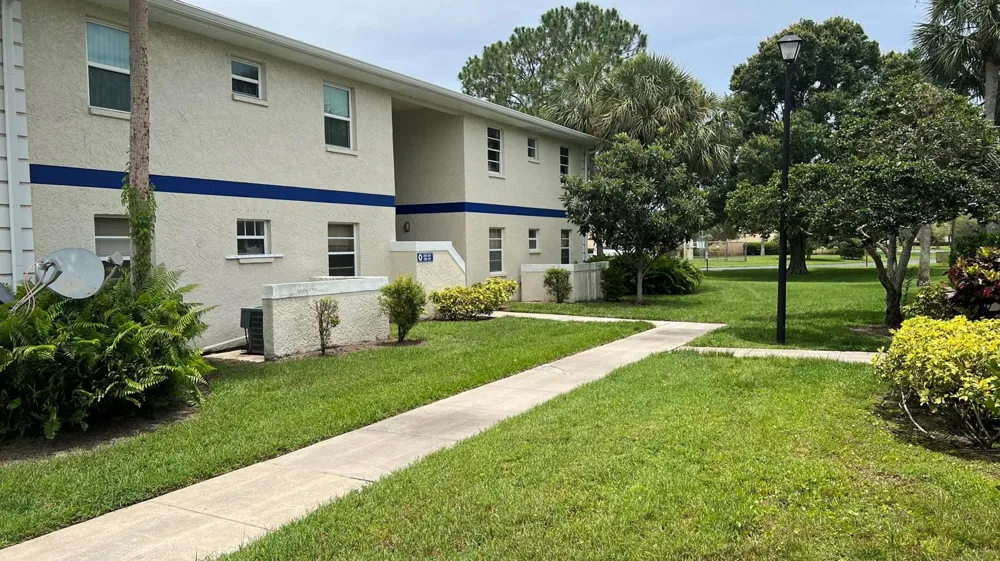 1532 SE Royal Green Cir O-201 Port St. Lucie, FL 34952