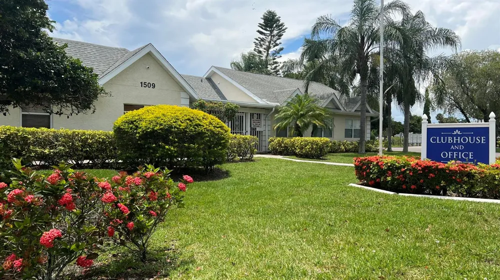 1532 SE Royal Green Cir O-201 Port St. Lucie, FL 34952