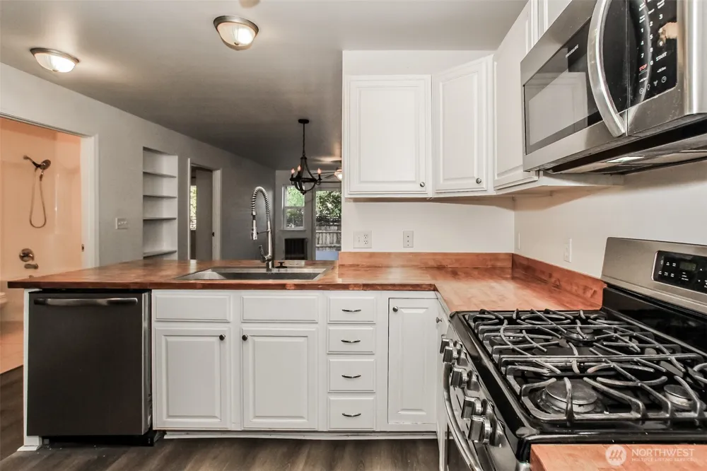 3311 New Hope Circle Bremerton, WA 98312