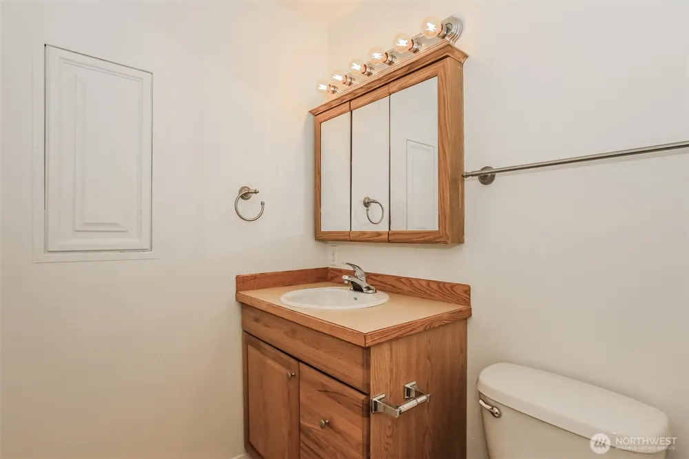 3311 New Hope Circle Bremerton, WA 98312