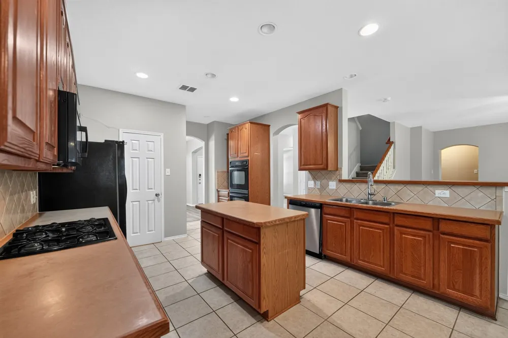 720 Big Horn Trail Crowley, TX 76036