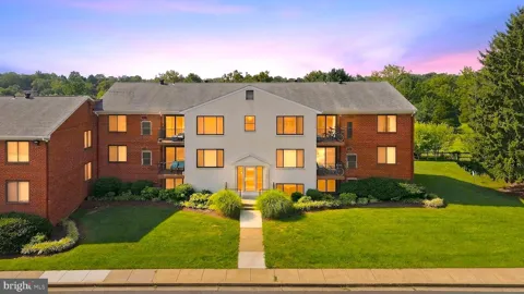 125 CLUBHOUSE DRIVE SW #6