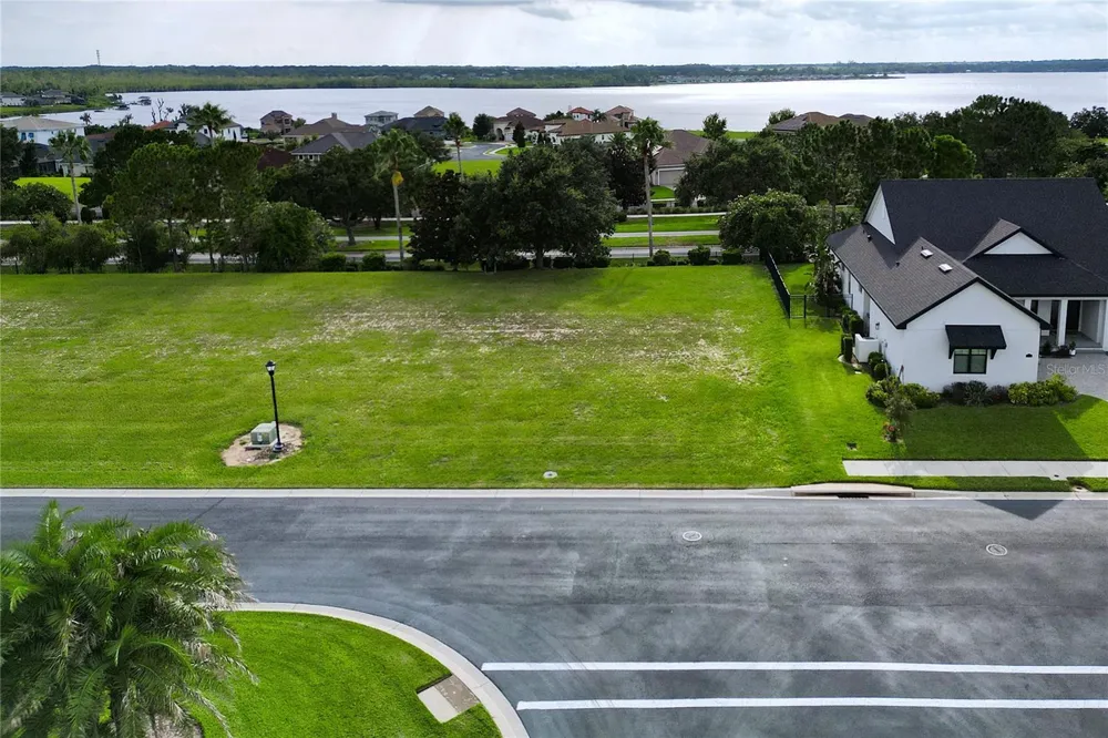 231 BLAZING STAR AVENUE Lake Alfred, FL 33850