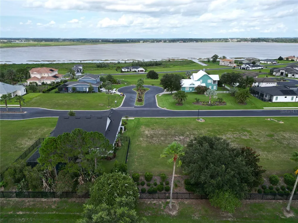 231 BLAZING STAR AVENUE Lake Alfred, FL 33850