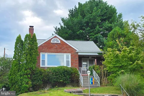 1000 KENT AVENUE