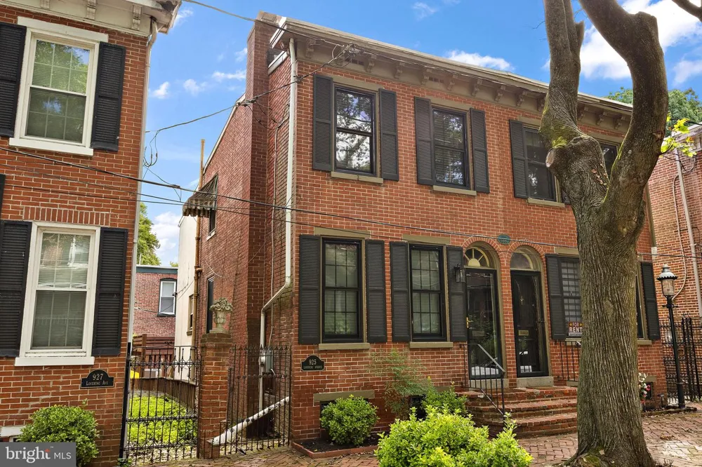 925 LOVERING AVENUE Wilmington, DE 19806