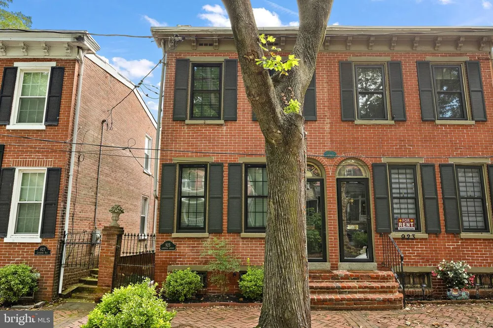 925 LOVERING AVENUE Wilmington, DE 19806