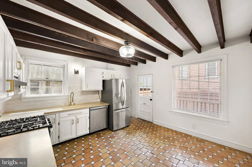 925 LOVERING AVENUE Wilmington, DE 19806