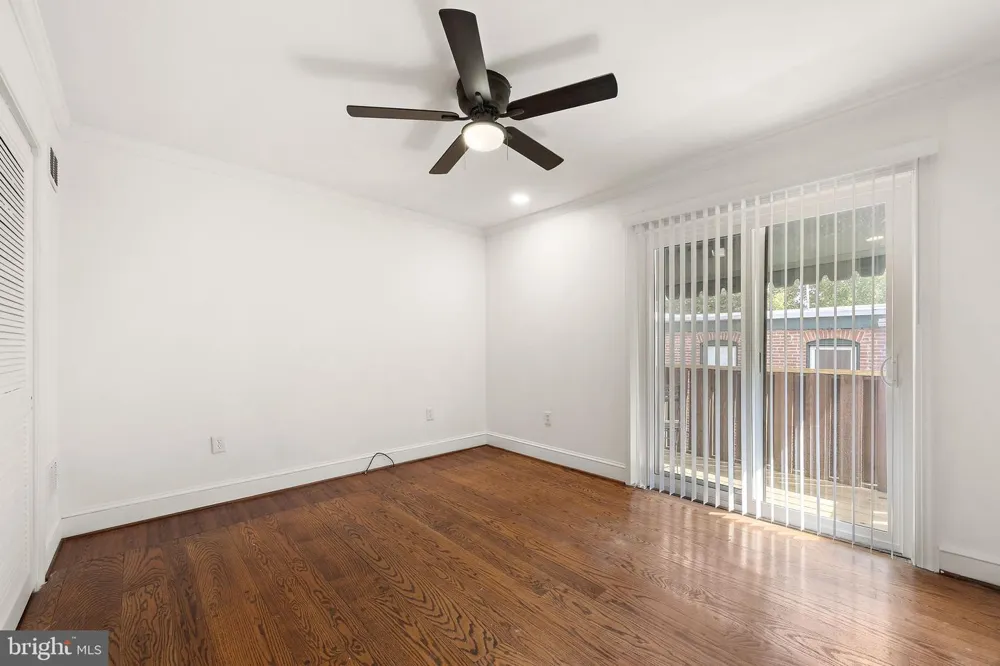 925 LOVERING AVENUE Wilmington, DE 19806