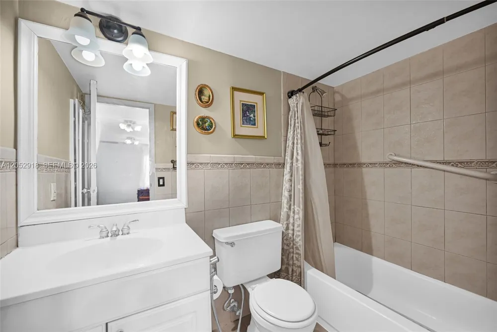1335 W 68th St #204 Hialeah, FL 33014