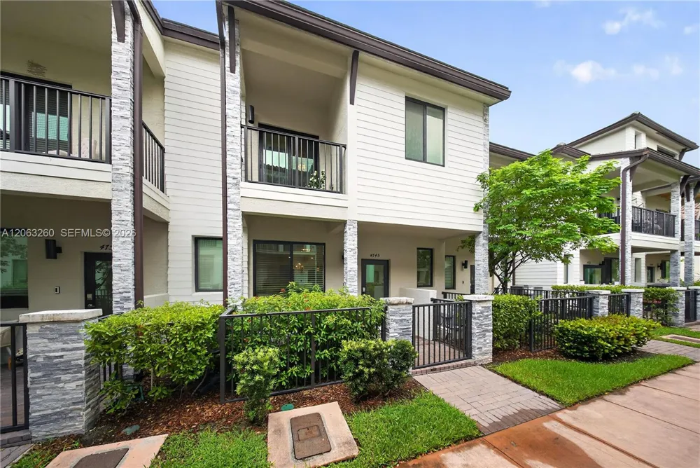 4745 NW 83rd Pkwy Doral, FL 33166