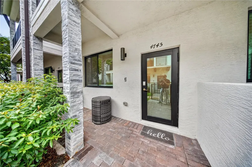 4745 NW 83rd Pkwy Doral, FL 33166
