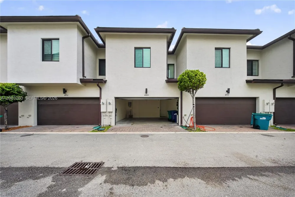 4745 NW 83rd Pkwy Doral, FL 33166
