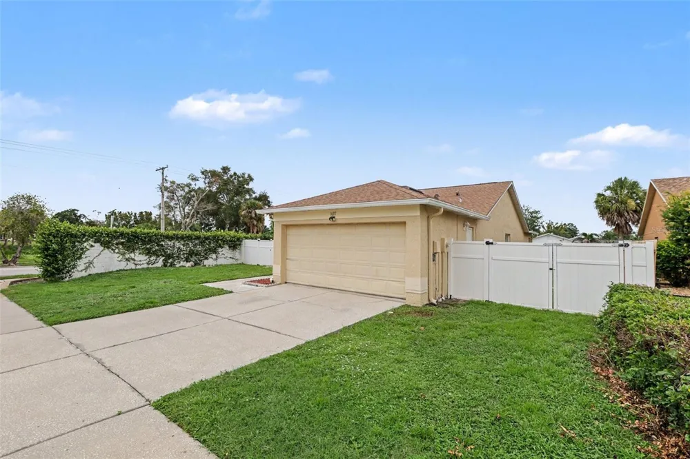 1607 WIDELAKE COURT Brandon, FL 33511