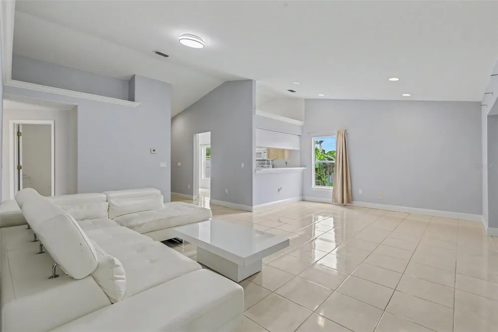1607 WIDELAKE COURT Brandon, FL 33511