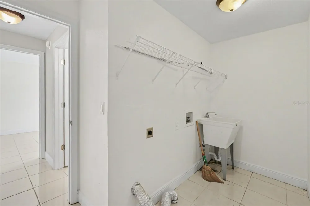 1607 WIDELAKE COURT Brandon, FL 33511