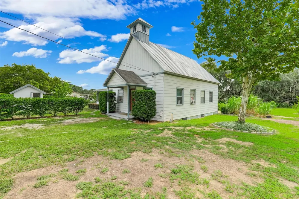 13234 SOUTH CAROLINA AVENUE Astatula, FL 34705