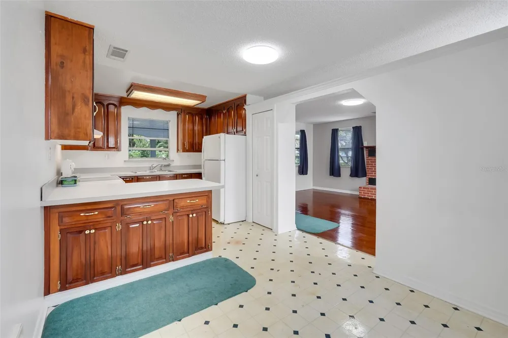 13234 SOUTH CAROLINA AVENUE Astatula, FL 34705