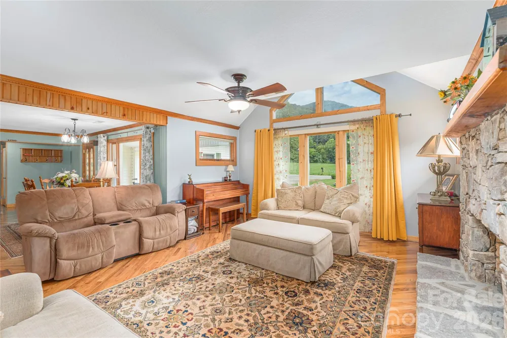 1075 Moody Farm Road Maggie Valley, NC 28751