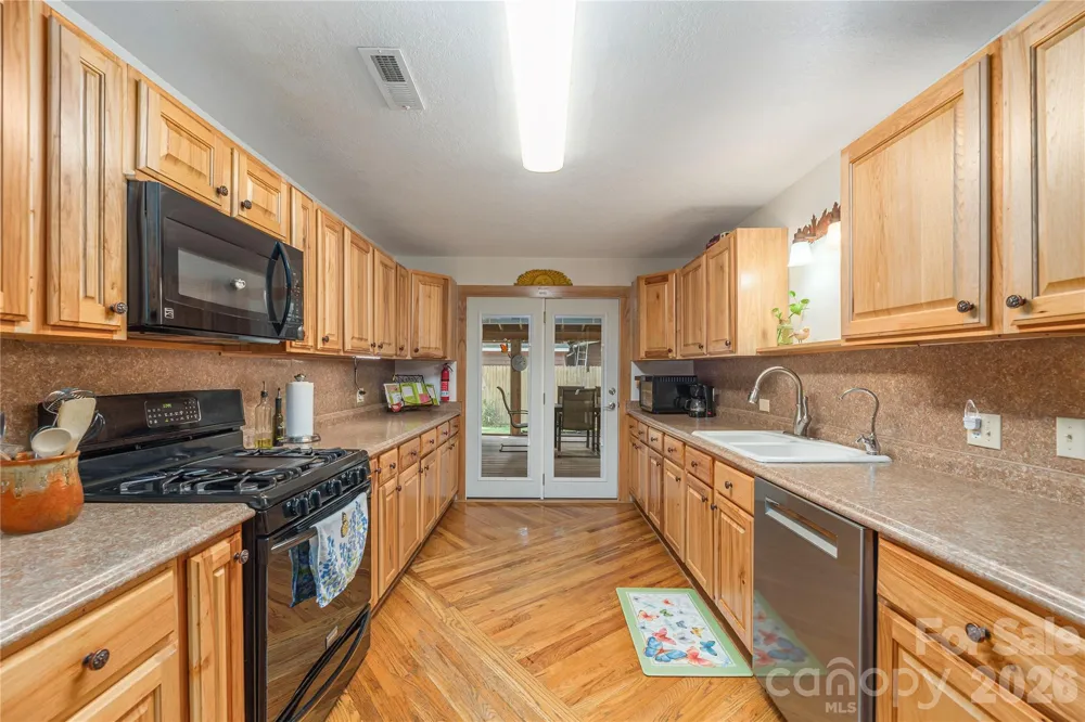 1075 Moody Farm Road Maggie Valley, NC 28751