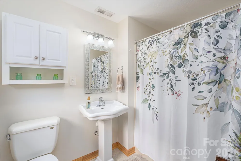 1075 Moody Farm Road Maggie Valley, NC 28751