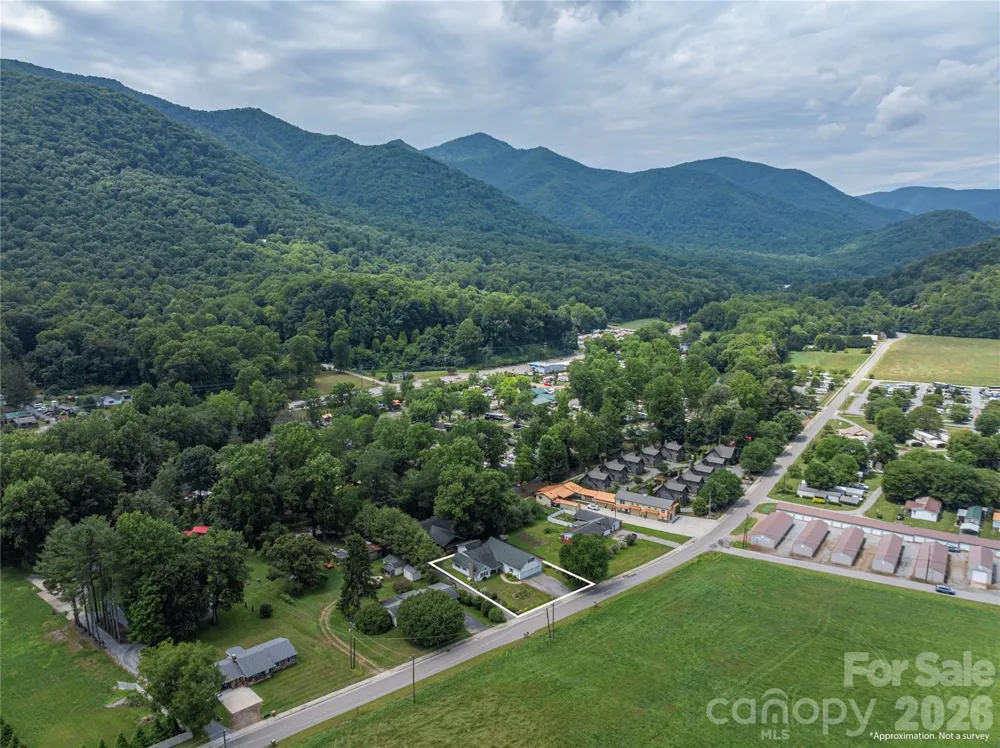 1075 Moody Farm Road Maggie Valley, NC 28751